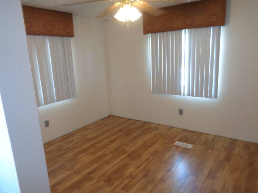 921 Fountainview Lake Dr a Lakeland, FL Mobile or Manufactured Home for Sale