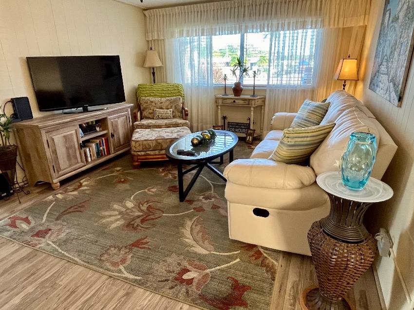 928 Zacapa a Venice, FL Mobile or Manufactured Home for Sale