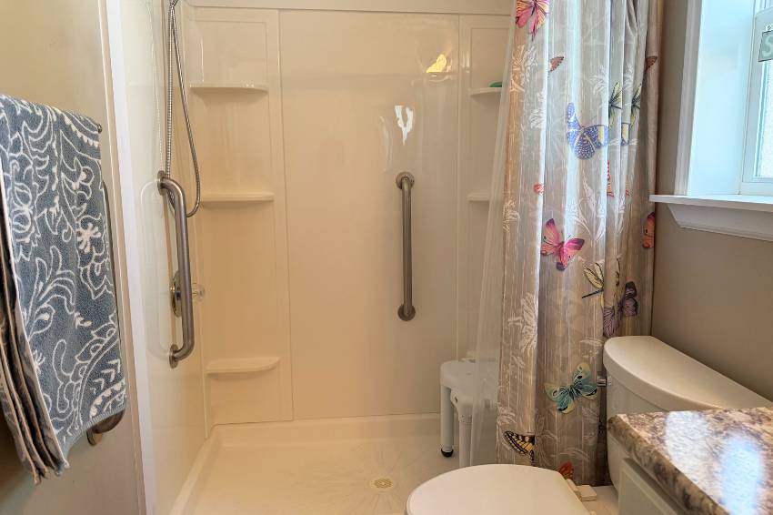 7407 Westwood Dr a Ellenton, FL Mobile or Manufactured Home for Sale