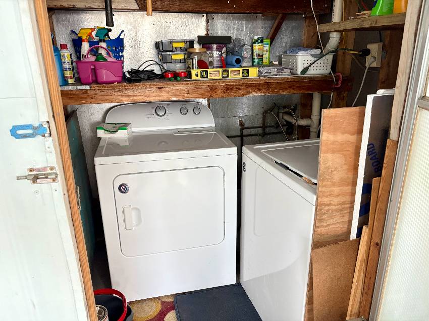 102 Bay St a Venice, FL Mobile or Manufactured Home for Sale