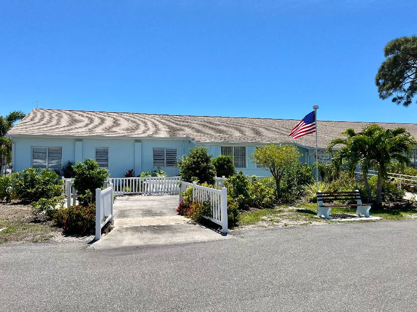 102 Bay St a Venice, FL Mobile or Manufactured Home for Sale