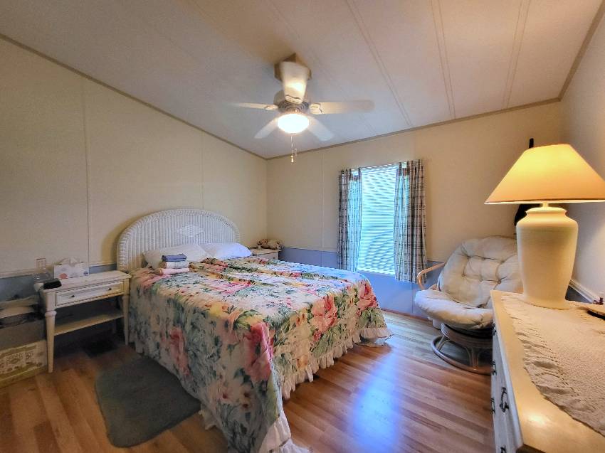 5514 Yarmouth Lane a Sarasota, FL Mobile or Manufactured Home for Sale