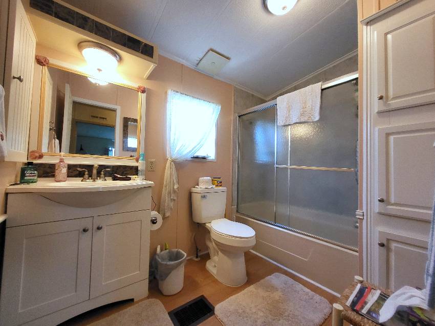 5514 Yarmouth Lane a Sarasota, FL Mobile or Manufactured Home for Sale