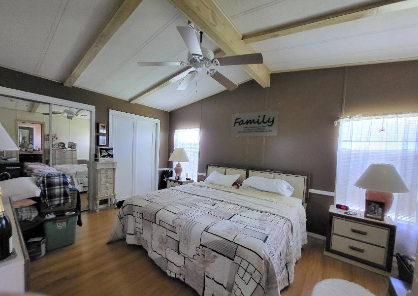 5514 Yarmouth Lane a Sarasota, FL Mobile or Manufactured Home for Sale