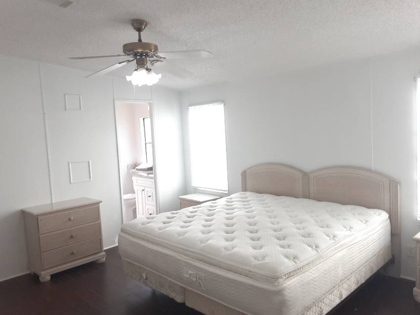 2132 Sabal Palm Drive a Lakeland, FL Mobile or Manufactured Home for Sale