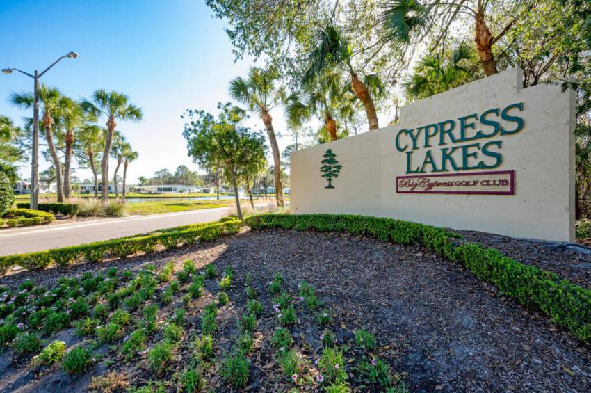 2132 Sabal Palm Drive a Lakeland, FL Mobile or Manufactured Home for Sale