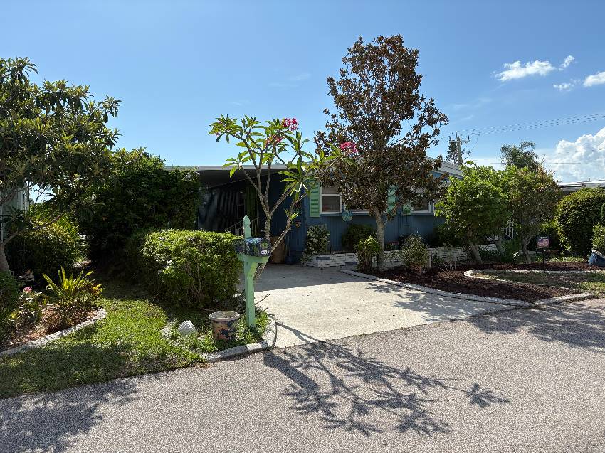 465 Zacapa a Venice, FL Mobile or Manufactured Home for Sale