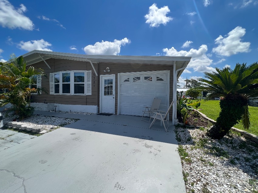 5721 Scarborough Ln a Sarasota, FL Mobile or Manufactured Home for Sale
