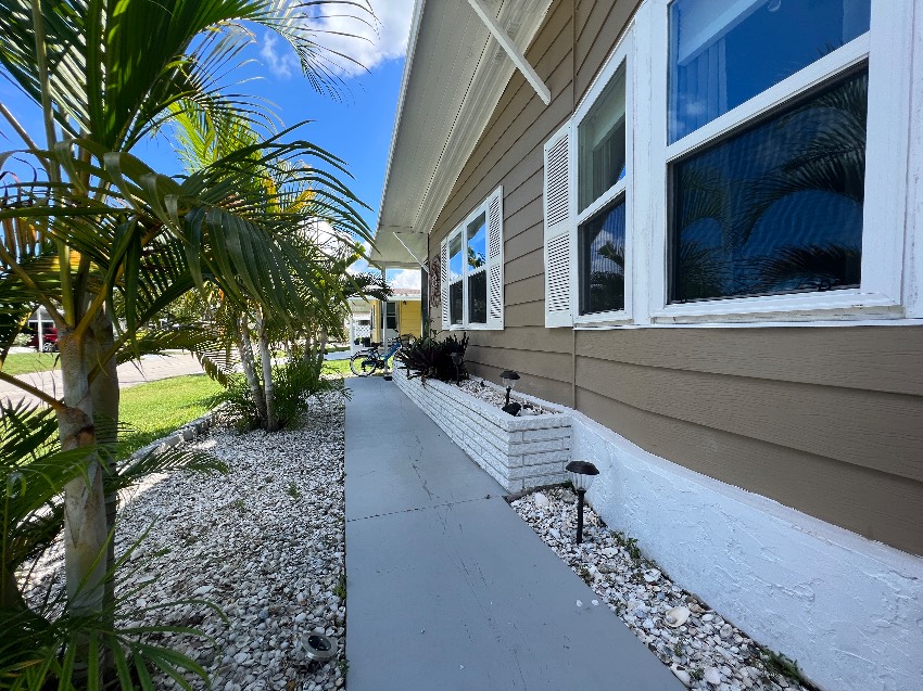 5721 Scarborough Ln a Sarasota, FL Mobile or Manufactured Home for Sale