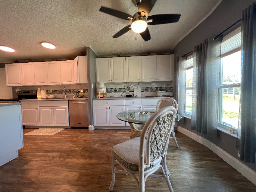 5721 Scarborough Ln a Sarasota, FL Mobile or Manufactured Home for Sale