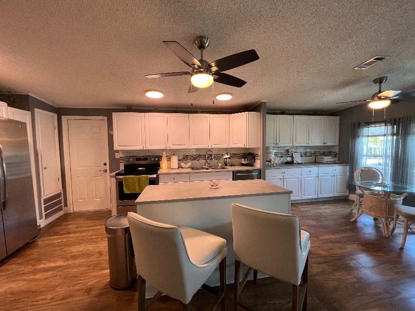 5721 Scarborough Ln a Sarasota, FL Mobile or Manufactured Home for Sale