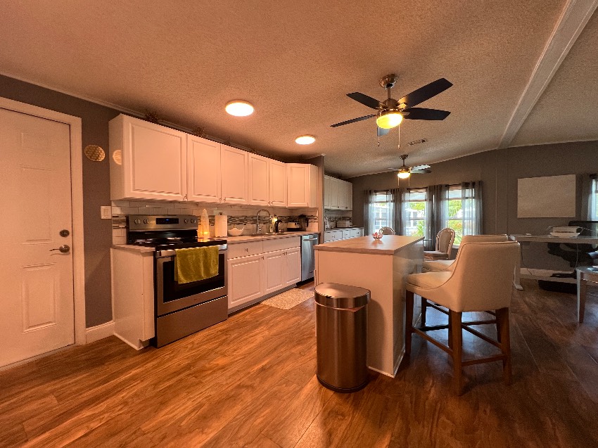 5721 Scarborough Ln a Sarasota, FL Mobile or Manufactured Home for Sale