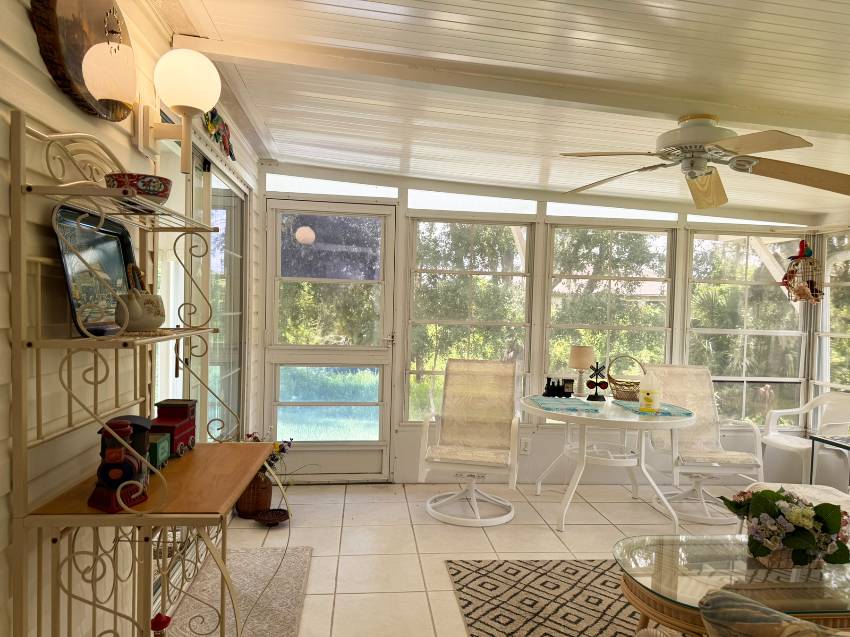 242 Gardenia Lane a Parrish, FL Mobile or Manufactured Home for Sale