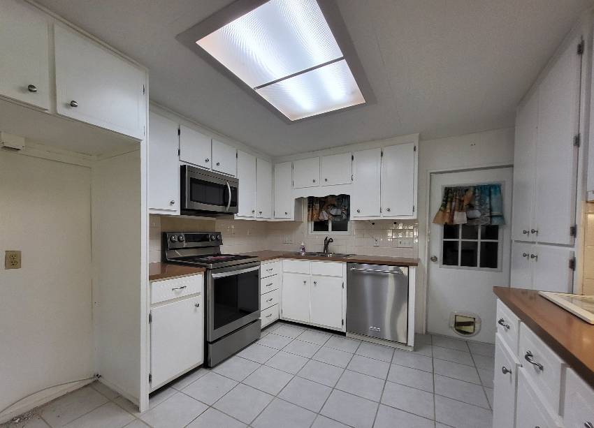 8445 Carrie Lane a Sarasota, FL Mobile or Manufactured Home for Sale