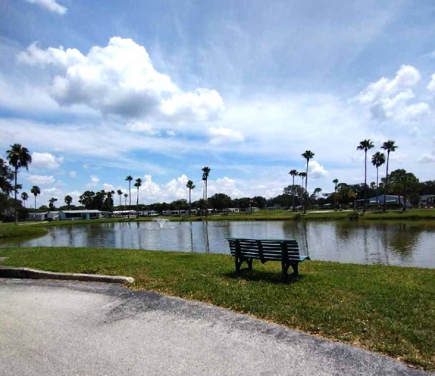 40 Fairway Drive a Auburndale, FL Mobile or Manufactured Home for Sale