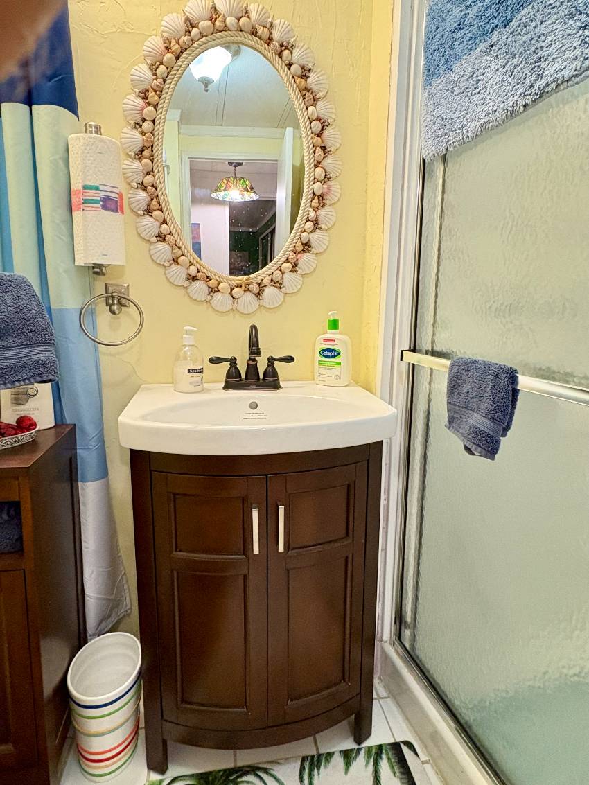 385 Sanibel St a Nokomis, FL Mobile or Manufactured Home for Sale