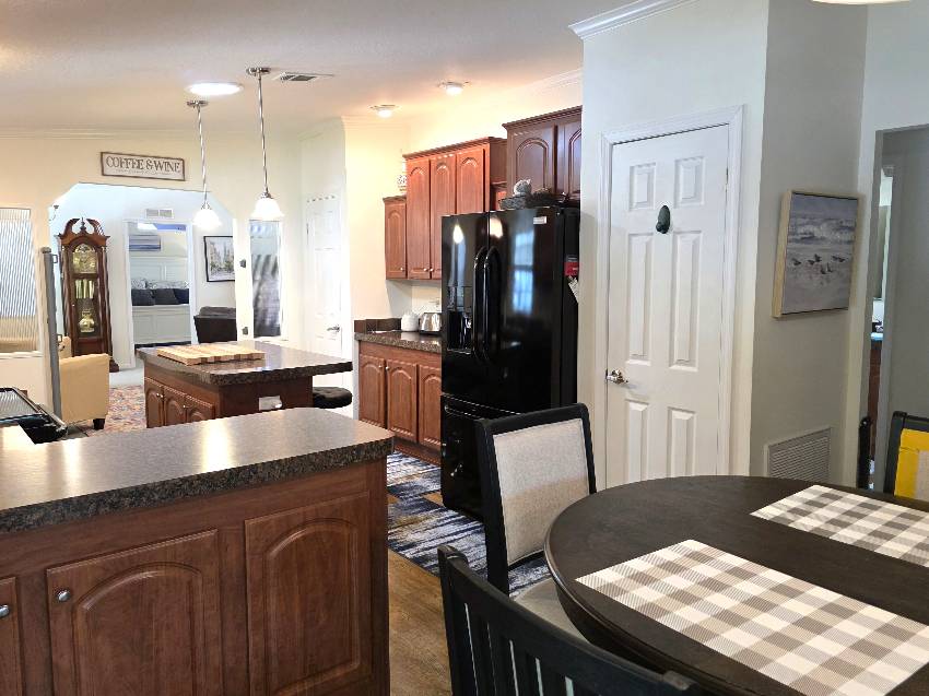 10780 S Sterlingshire Terrace a Homosassa, FL Mobile or Manufactured Home for Sale