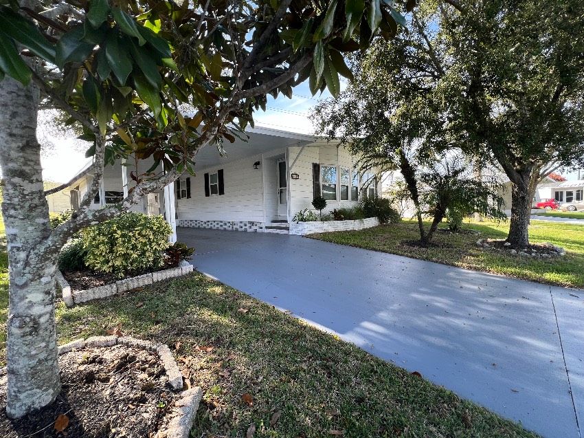 5726 Axminster Dr a Sarasota, FL Mobile or Manufactured Home for Sale