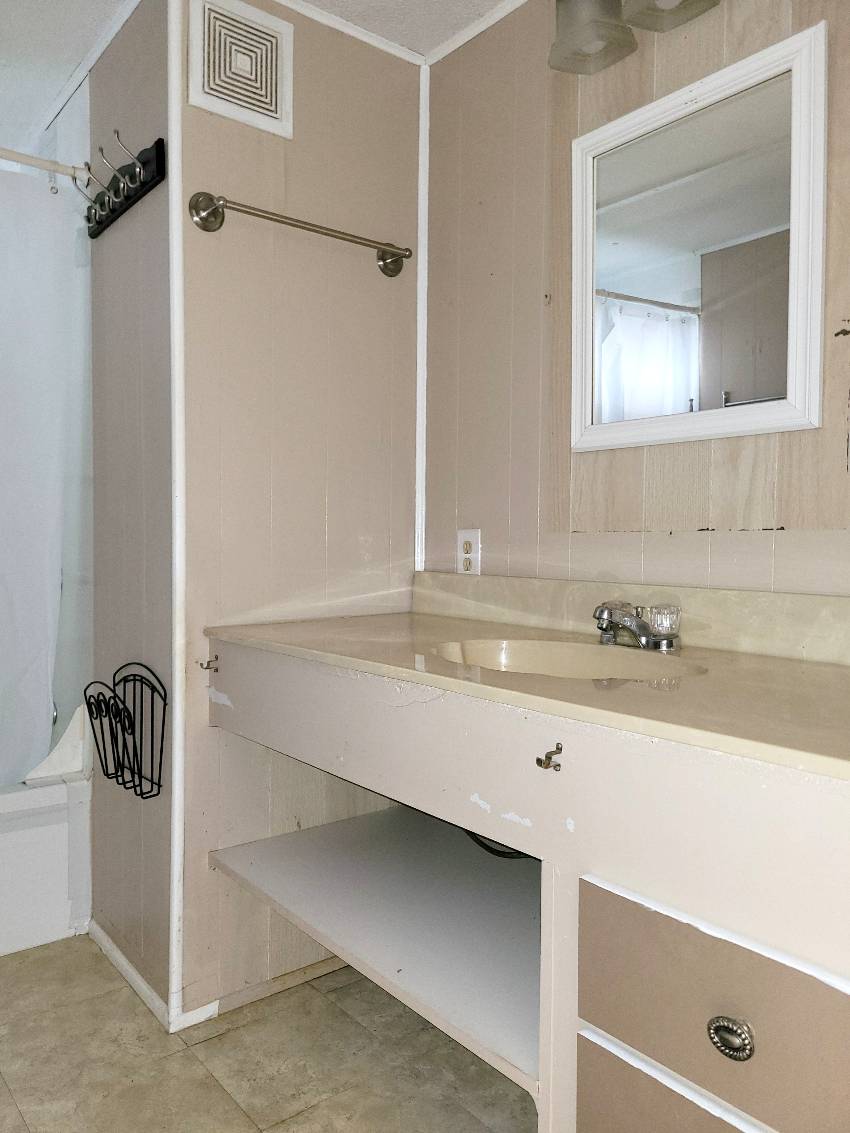 8705 S Tamiami Trl Lot 90 a Sarasota, FL Mobile or Manufactured Home for Sale
