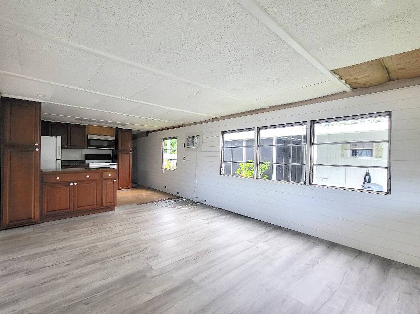 8705 S Tamiami Trl Lot 90 a Sarasota, FL Mobile or Manufactured Home for Sale