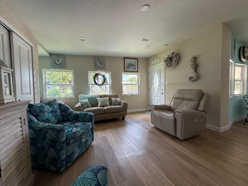 6497 Wakefield Ln a Sarasota, FL Mobile or Manufactured Home for Sale