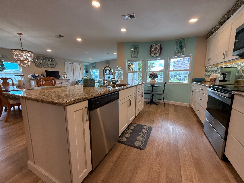 6497 Wakefield Ln a Sarasota, FL Mobile or Manufactured Home for Sale
