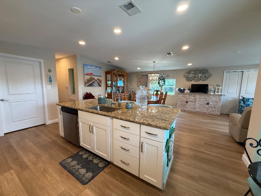 6497 Wakefield Ln a Sarasota, FL Mobile or Manufactured Home for Sale