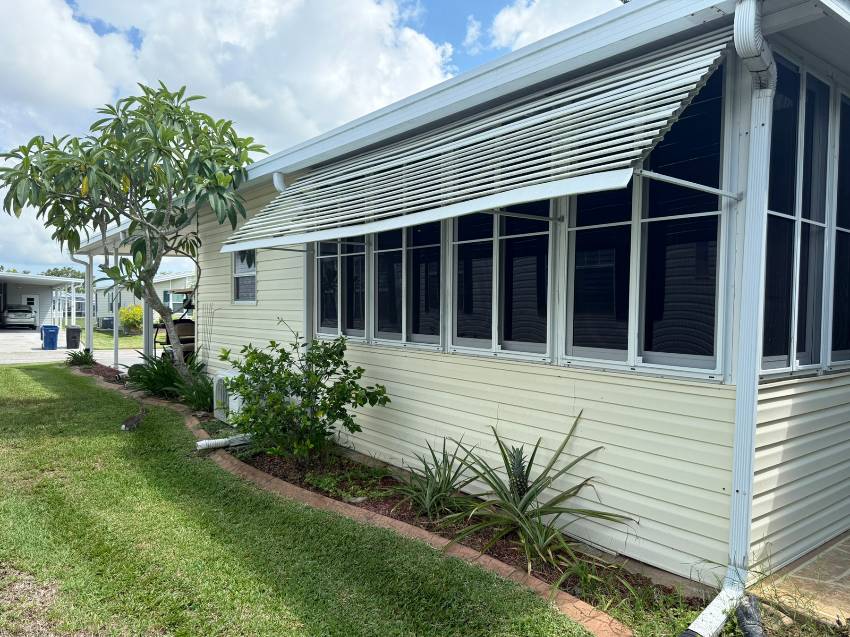 105 Bougenvilea Terrace a Parrish, FL Mobile or Manufactured Home for Sale
