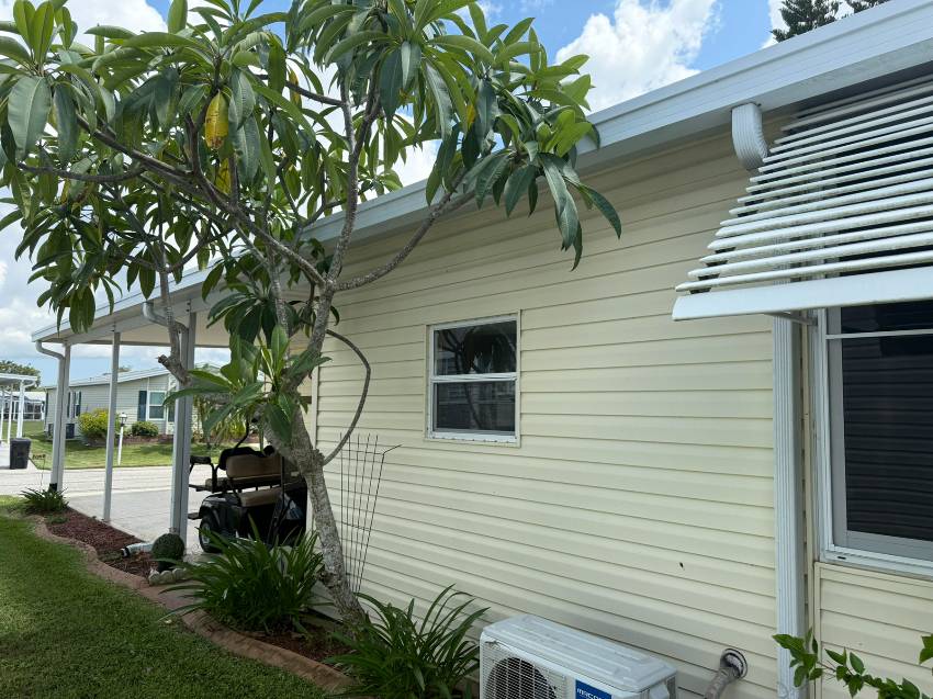 105 Bougenvilea Terrace a Parrish, FL Mobile or Manufactured Home for Sale