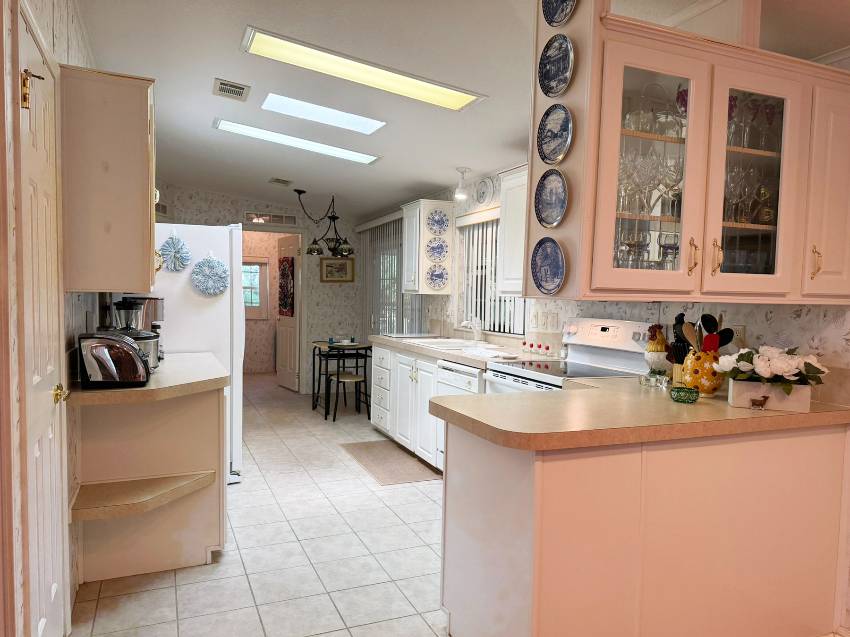105 Bougenvilea Terrace a Parrish, FL Mobile or Manufactured Home for Sale