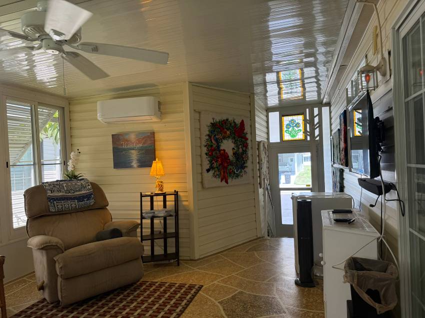 105 Bougenvilea Terrace a Parrish, FL Mobile or Manufactured Home for Sale