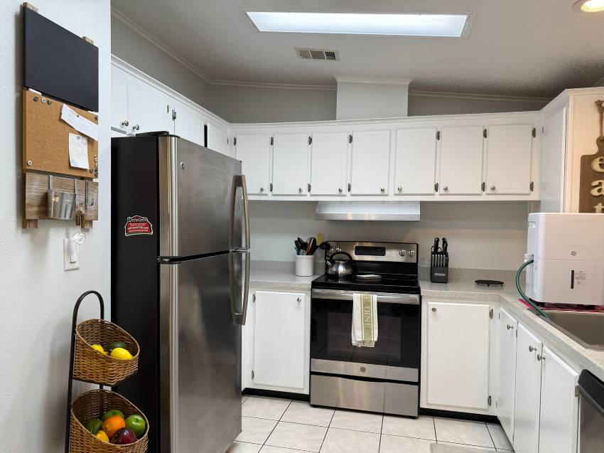 110 Jacaranda Terrace a Parrish, FL Mobile or Manufactured Home for Sale