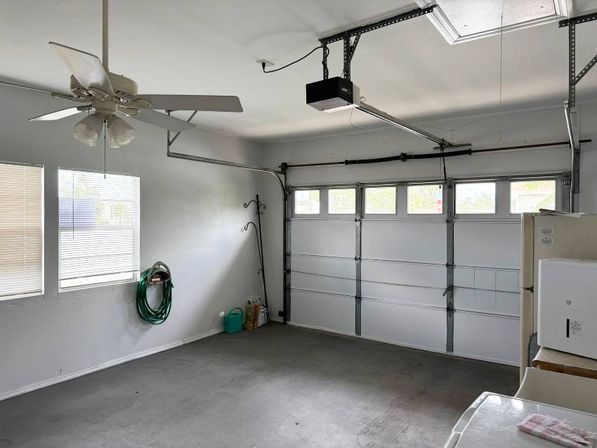110 Jacaranda Terrace a Parrish, FL Mobile or Manufactured Home for Sale
