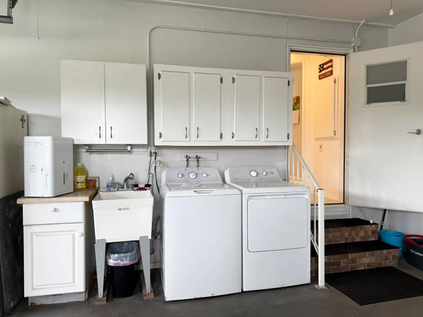 110 Jacaranda Terrace a Parrish, FL Mobile or Manufactured Home for Sale
