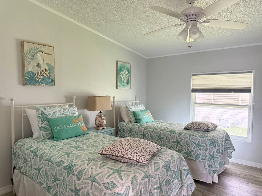 110 Jacaranda Terrace a Parrish, FL Mobile or Manufactured Home for Sale