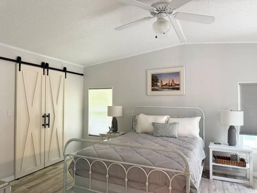 110 Jacaranda Terrace a Parrish, FL Mobile or Manufactured Home for Sale