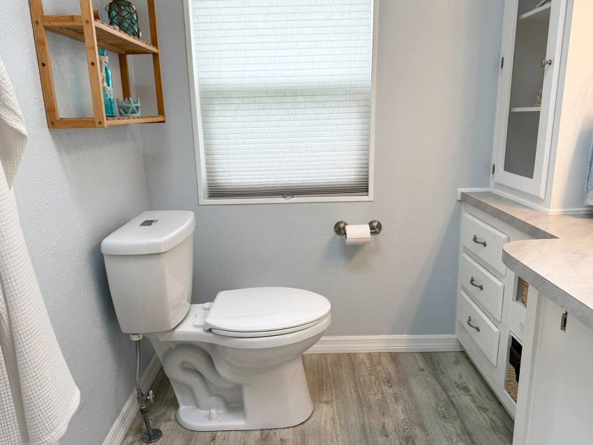 110 Jacaranda Terrace a Parrish, FL Mobile or Manufactured Home for Sale