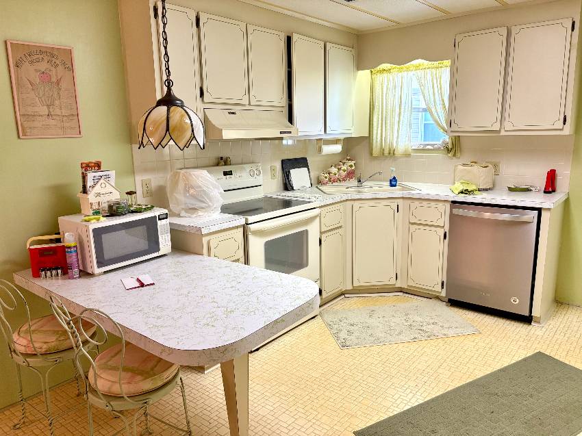 421 Bimini a Venice, FL Mobile or Manufactured Home for Sale