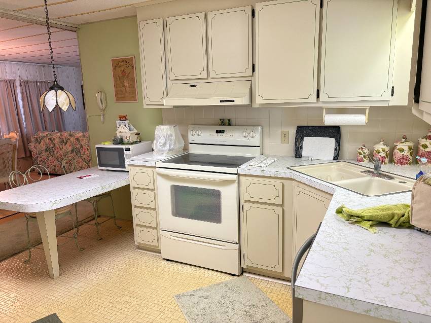 421 Bimini a Venice, FL Mobile or Manufactured Home for Sale