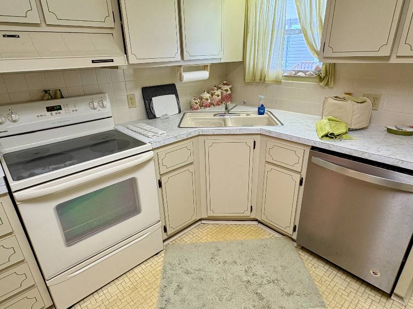 421 Bimini a Venice, FL Mobile or Manufactured Home for Sale