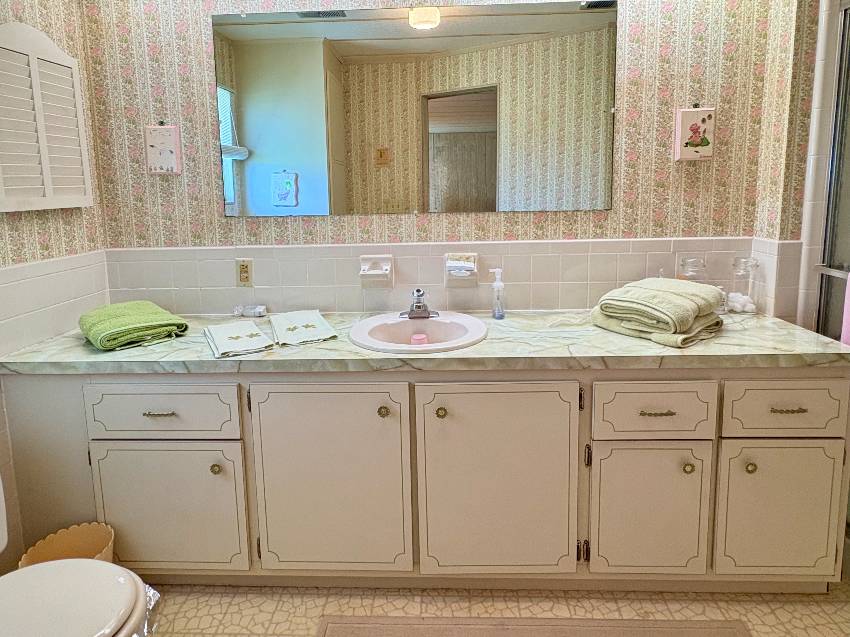 421 Bimini a Venice, FL Mobile or Manufactured Home for Sale
