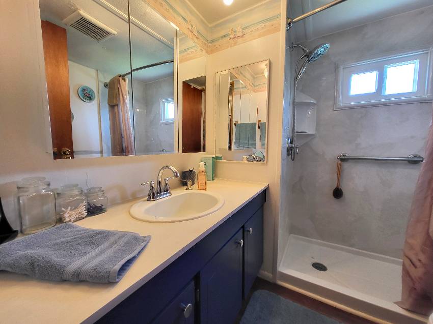 8705 S Tamiami Trl Lot 113 a Sarasota, FL Mobile or Manufactured Home for Sale
