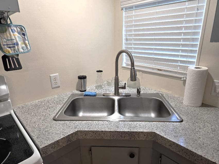10308 S Cadbury Terrace a Homosassa, FL Mobile or Manufactured Home for Sale