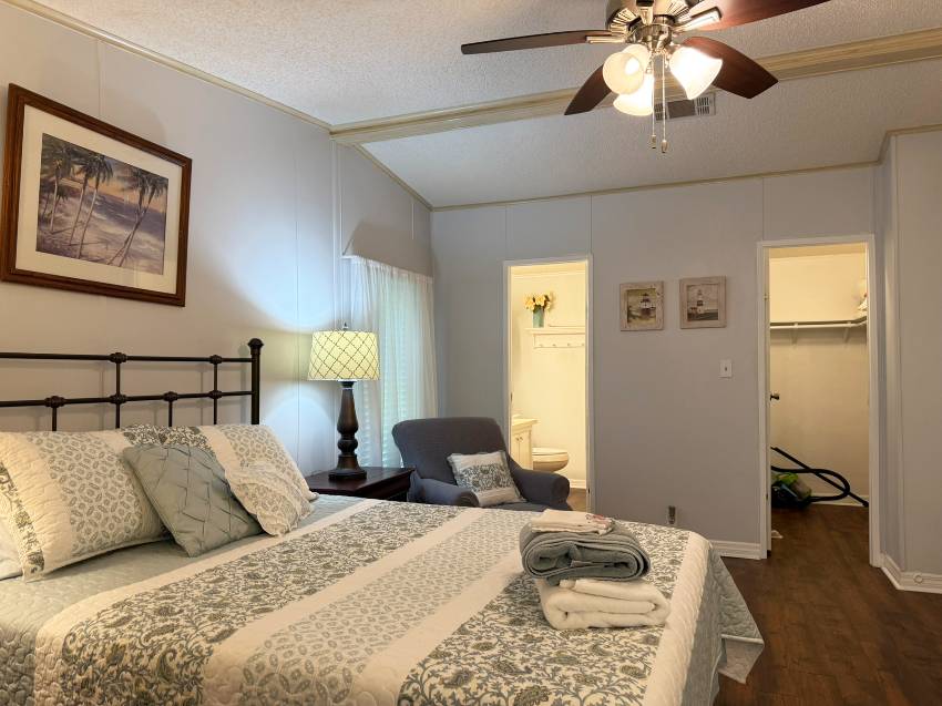 317 Bougainvillea Circle a Parrish, FL Mobile or Manufactured Home for Sale