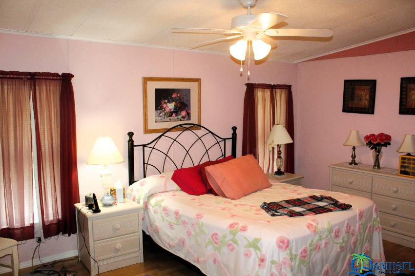 37602 Pompano Ct a Zephyrhills, FL Mobile or Manufactured Home for Sale