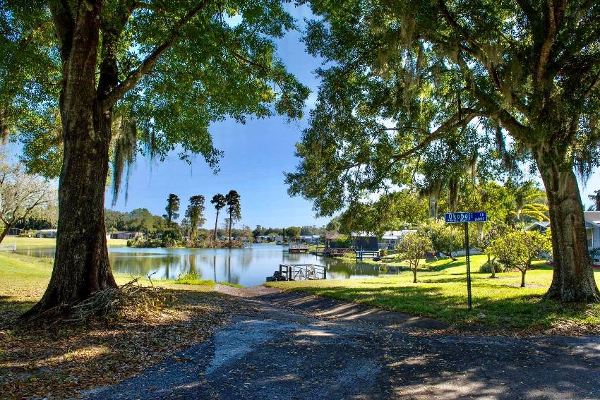 12512 Silver Villas Ln a Odessa, FL Mobile or Manufactured Home for Sale