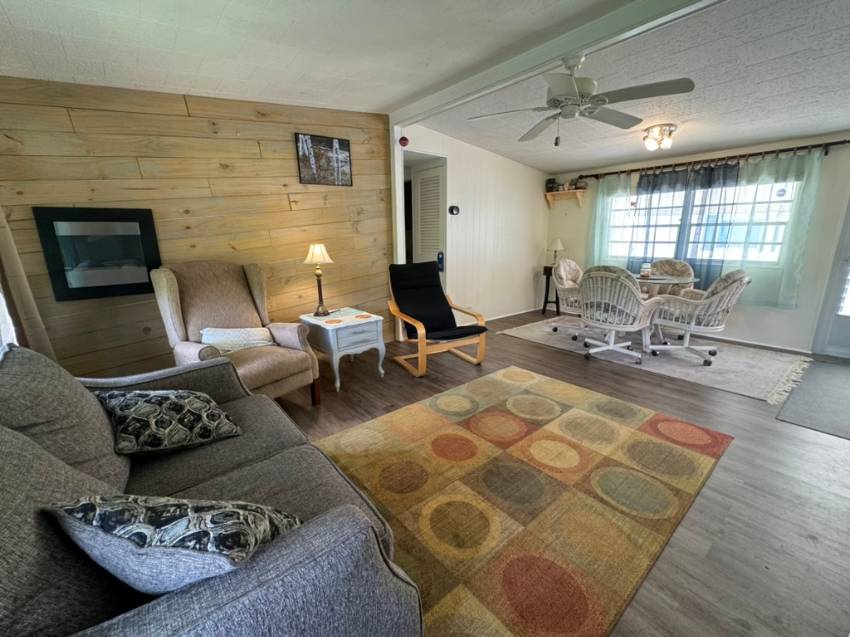 1415 Main St Lot 484 a Dunedin, FL Mobile or Manufactured Home for Sale
