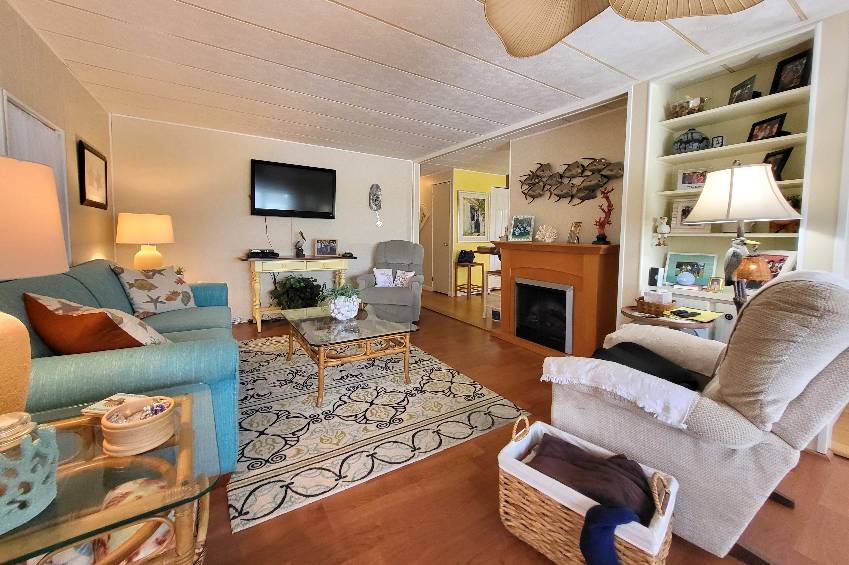 8541 Carrie Lane a Sarasota, FL Mobile or Manufactured Home for Sale