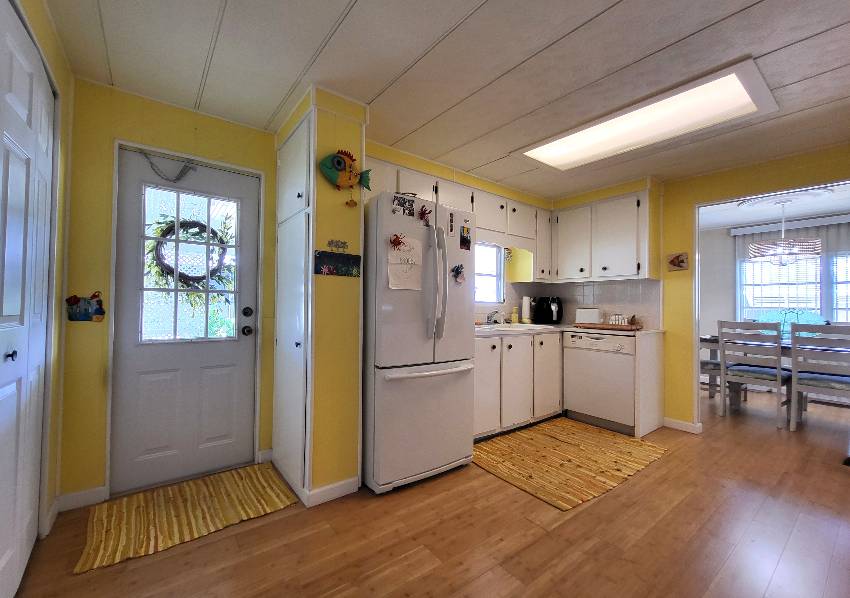 8541 Carrie Lane a Sarasota, FL Mobile or Manufactured Home for Sale