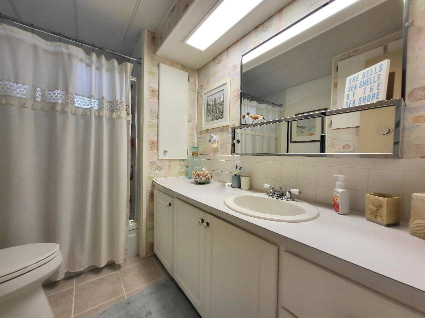 8541 Carrie Lane a Sarasota, FL Mobile or Manufactured Home for Sale